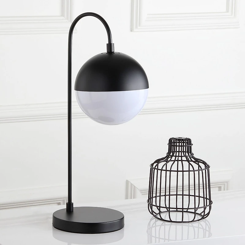 Safavieh Cappi Metal Table Lamp