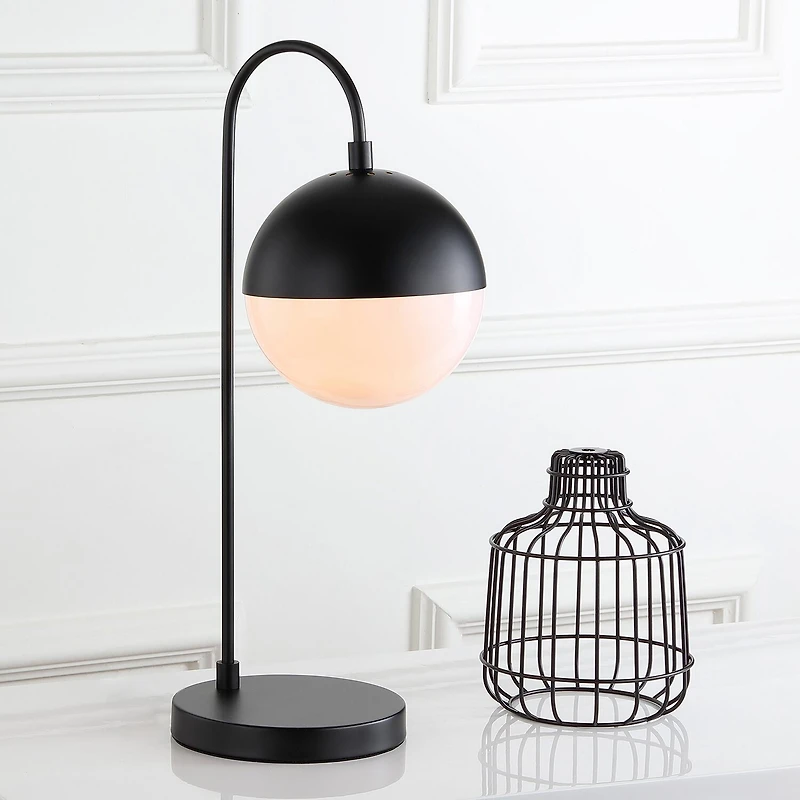 Safavieh Cappi Metal Table Lamp