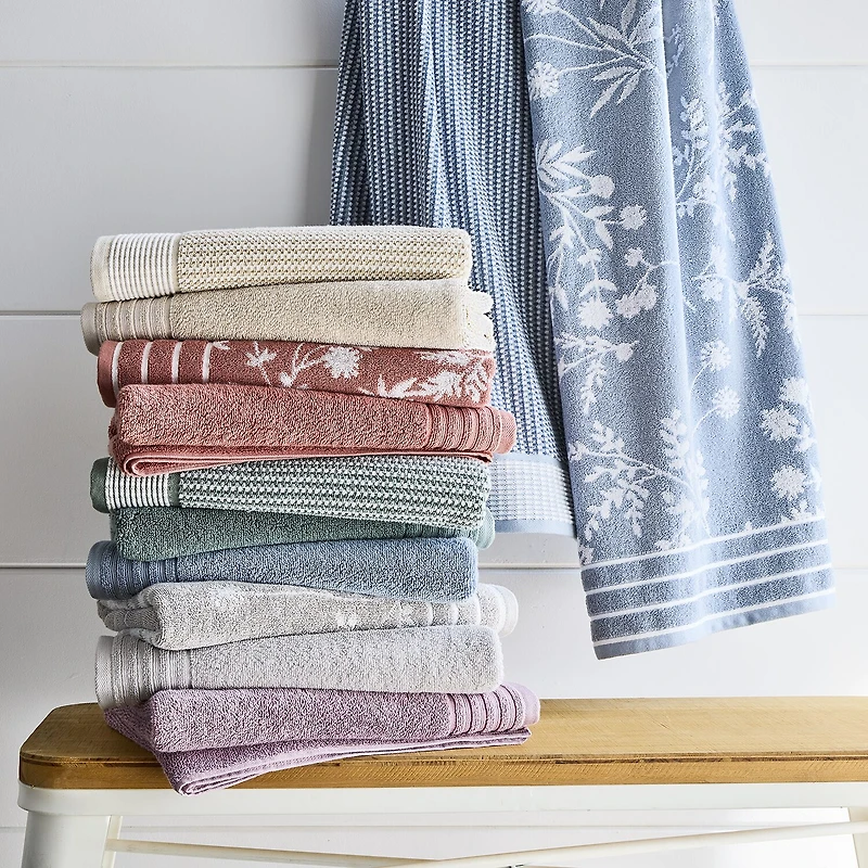 Linden Street Textured Geometric Bath Towel