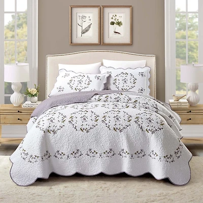 Laurel & Mayfair Gwendlynn Quilt