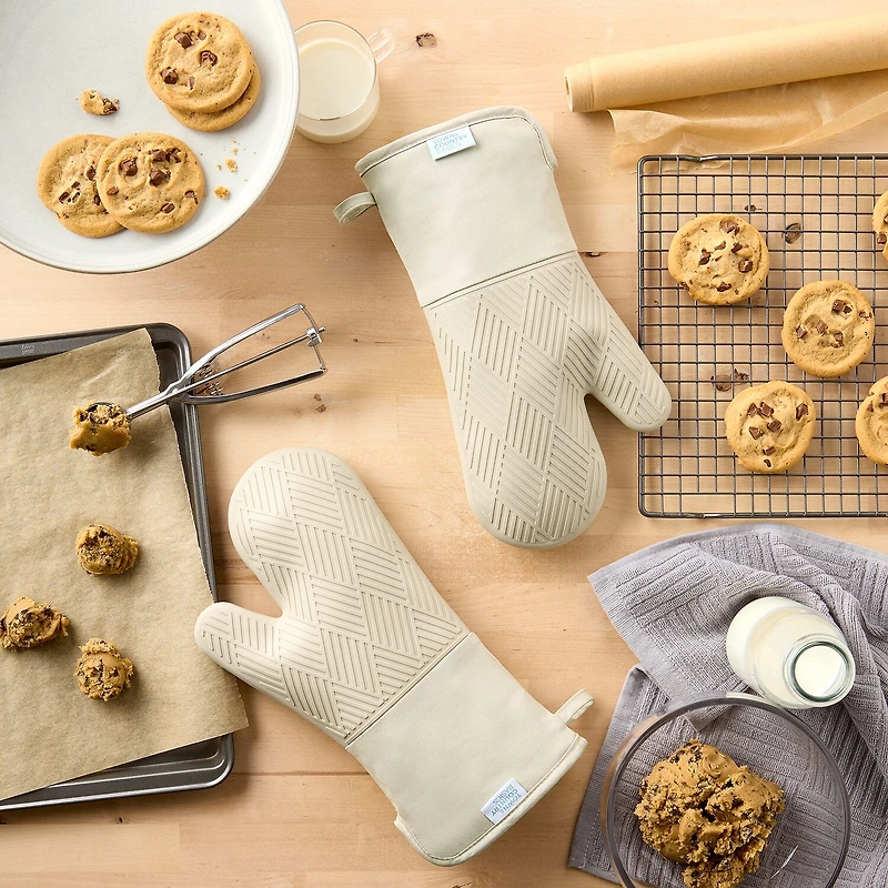 Town and Country Basketweave Antimicrobial 2-pc. Oven Mitt Set