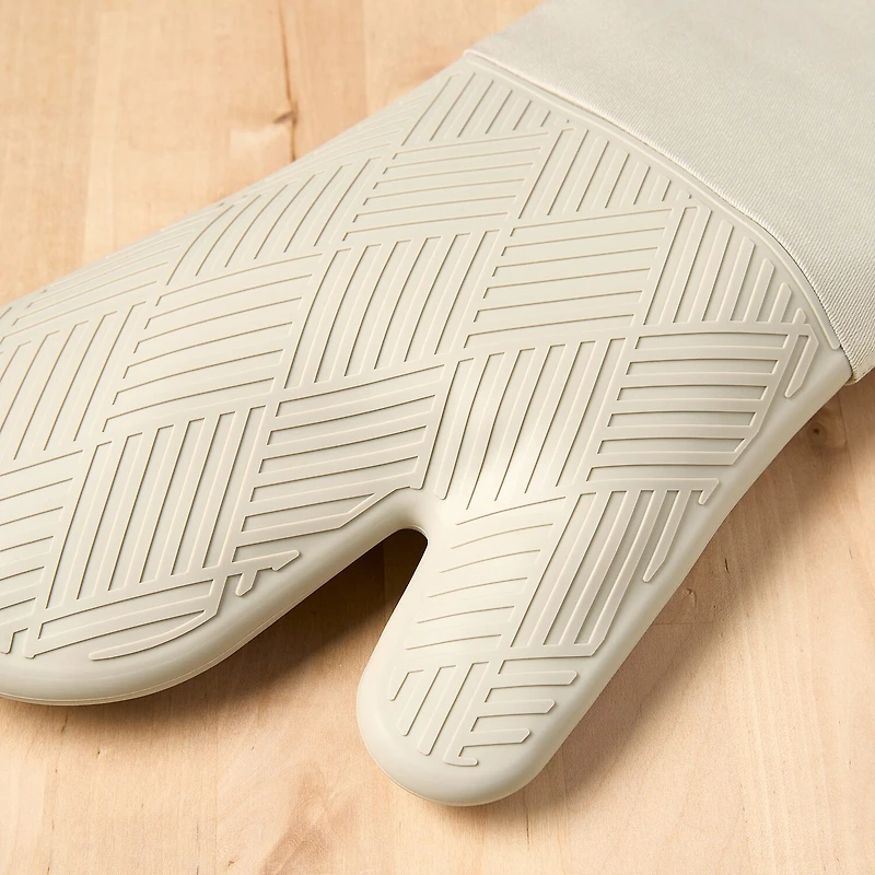 Town and Country Basketweave Antimicrobial 2-pc. Oven Mitt Set
