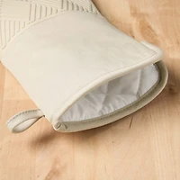 Town and Country Basketweave Antimicrobial 2-pc. Oven Mitt Set