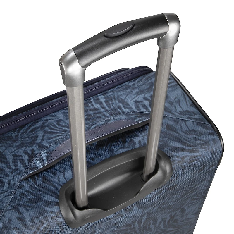 Ricardo Beverly Hills Avalon 28 Inch Softside Checked Spinner Luggage