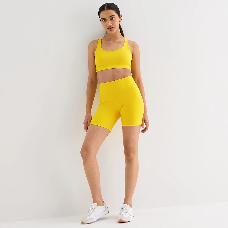 Xersion EverContour+ Womens 6" High Rise Stretch Fabric Quick Dry Bike Short