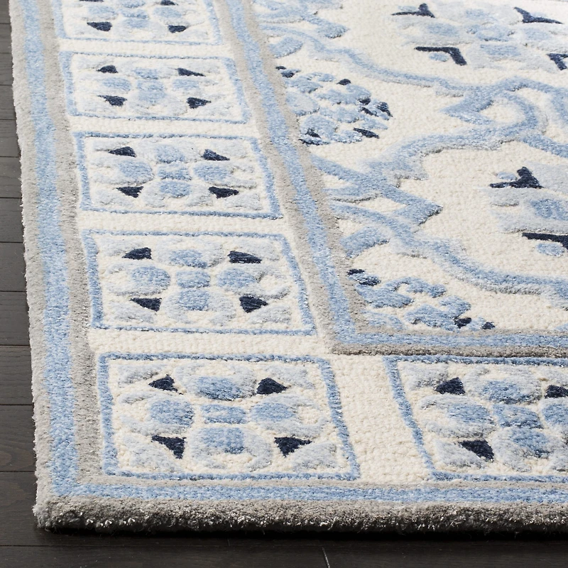 Safavieh Garret Hand Tufted Area Rug