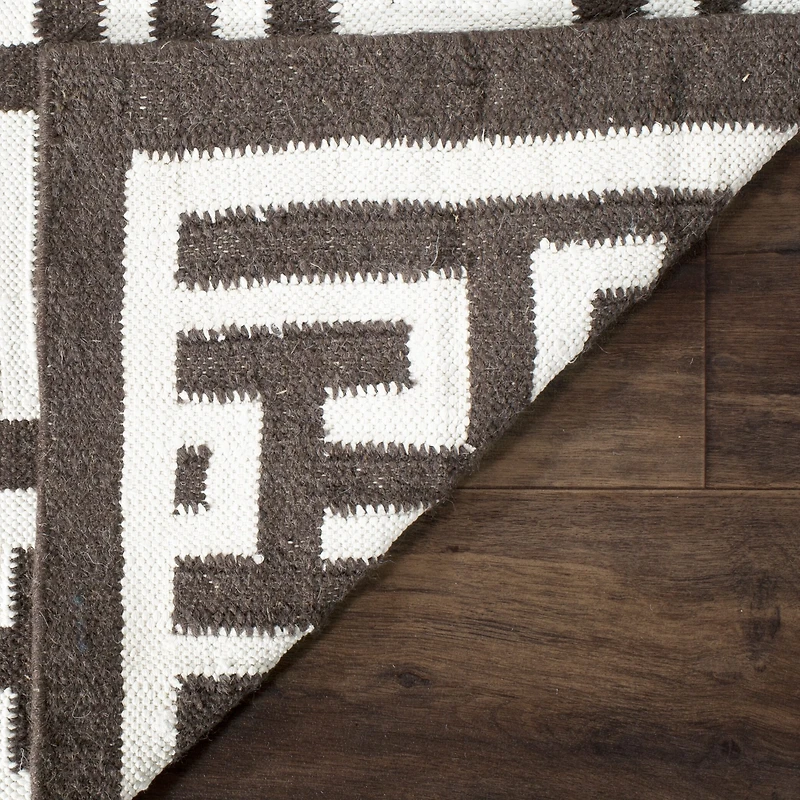 Safavieh Owen Hand Woven Flat Weave Area Rug
