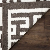 Safavieh Owen Hand Woven Flat Weave Area Rug
