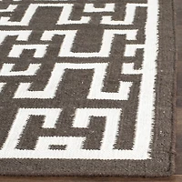 Safavieh Owen Hand Woven Flat Weave Area Rug