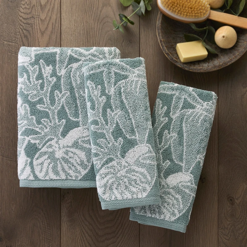Saturday Knight South Seas Shell Embellished Jacquard Bath Towel