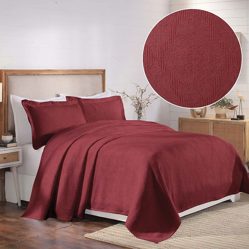 SUPERIOR® Victory Medallion Matelasse Traditional Floral Bedspread