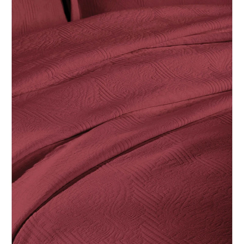 SUPERIOR® Victory Medallion Matelasse Traditional Floral Bedspread