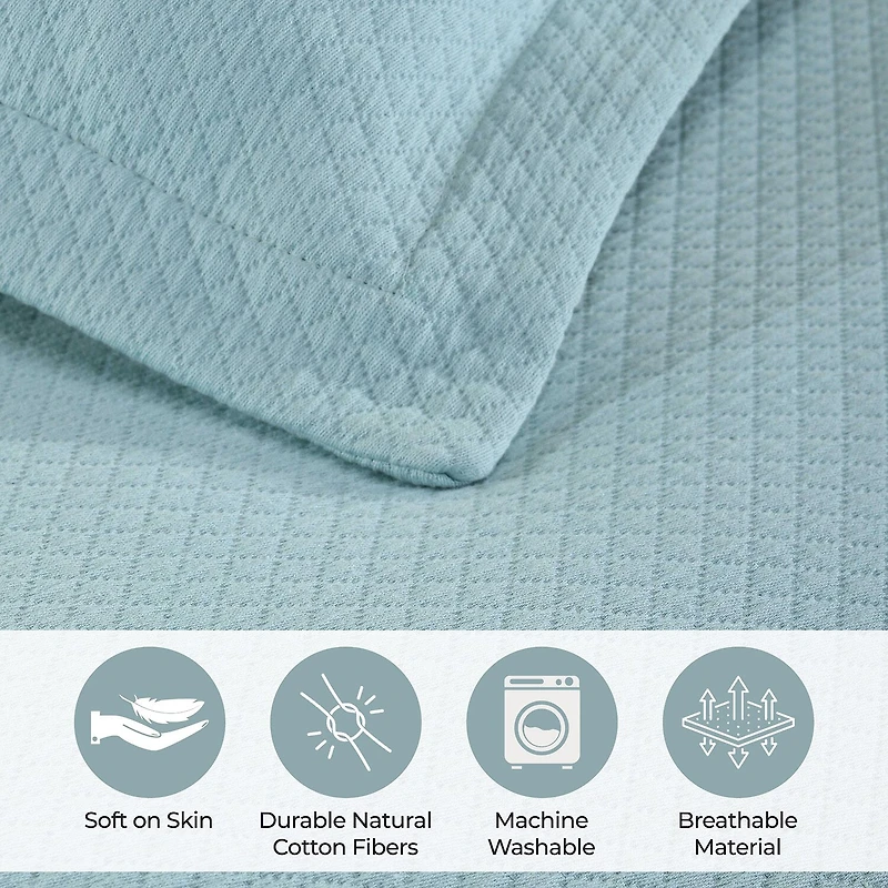 SUPERIOR® Solitaire Diamond Matelasse Geometric Jacquard Bedspread