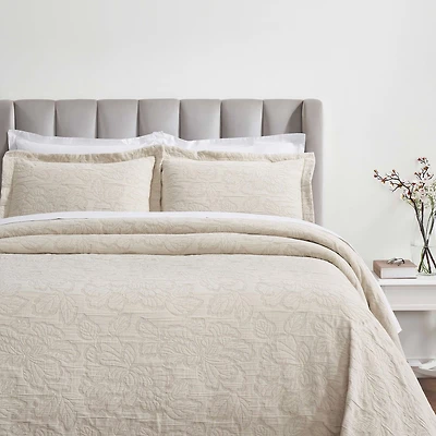 SUPERIOR® Hibiscus Matelasse Cotton Tropical Floral Bedspread