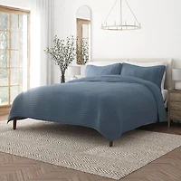 Casual Comfort Stripe Stitch Quilt Set