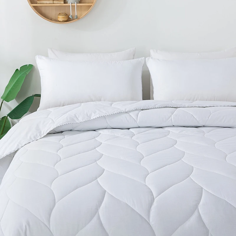 Waverly Midweight Comforter