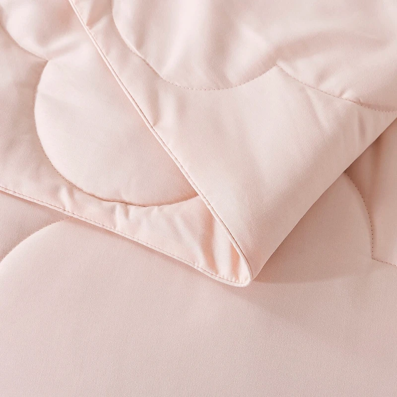 St. James Home Pendant Midweight Hypoallergenic Comforter