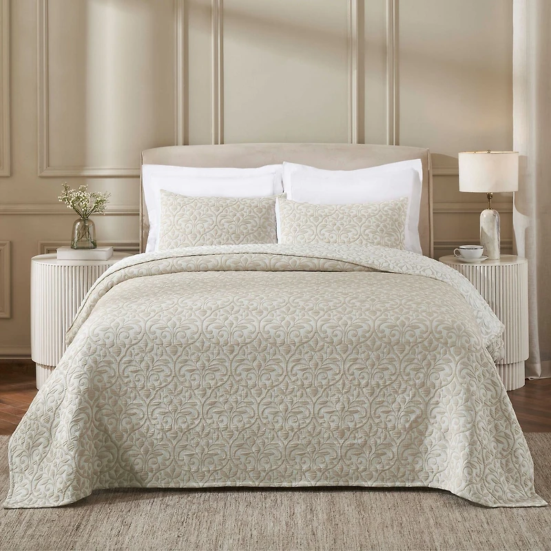SUPERIOR® Vineyard Matelasse Floral Scroll Coverlet