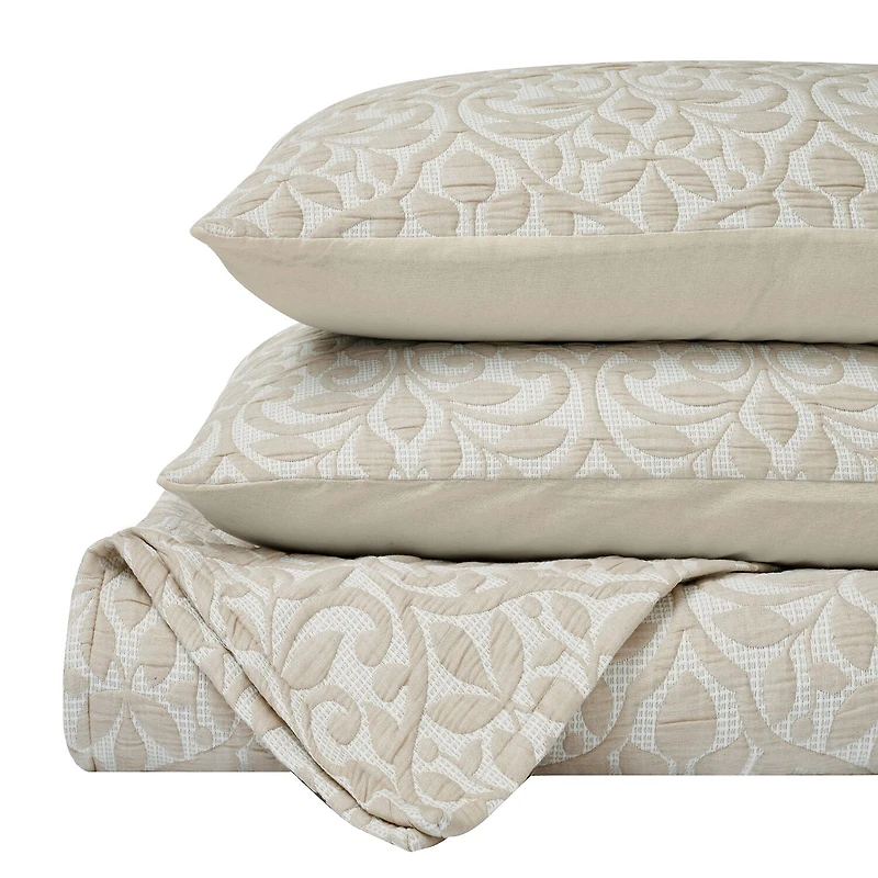 SUPERIOR® Vineyard Matelasse Floral Scroll Coverlet