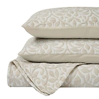 SUPERIOR® Vineyard Matelasse Floral Scroll Coverlet
