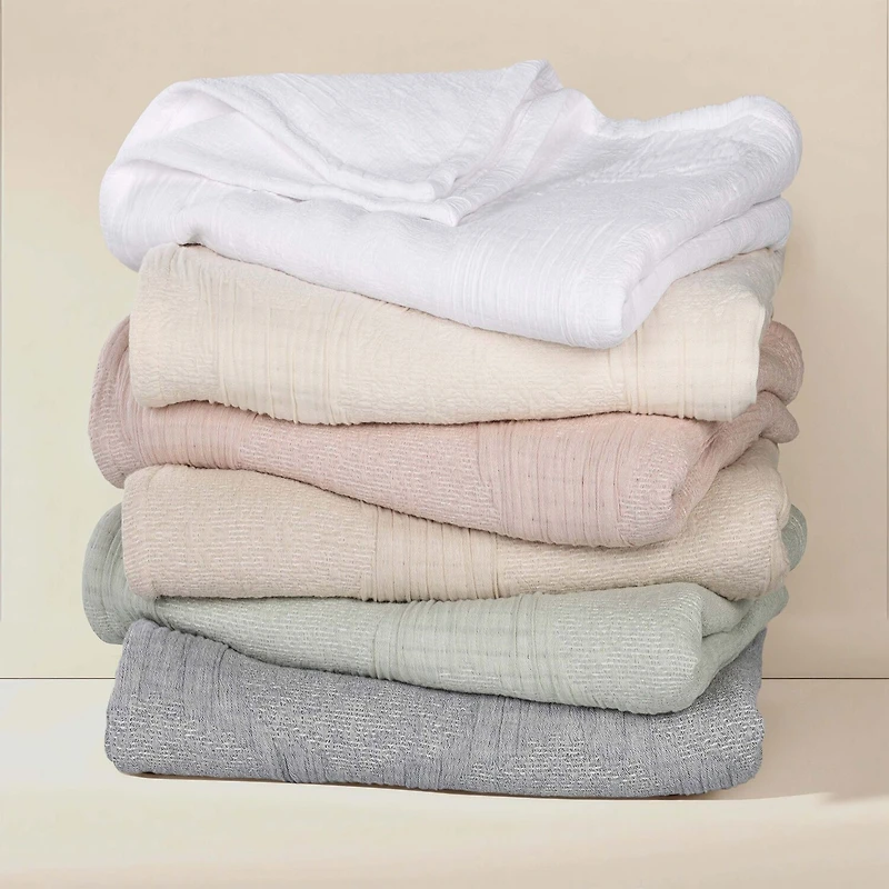SUPERIOR® Tanta Modern Circles Woven Coverlet