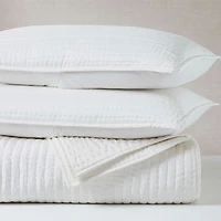 SUPERIOR® Bella Silk Handmade Luxury Quilt