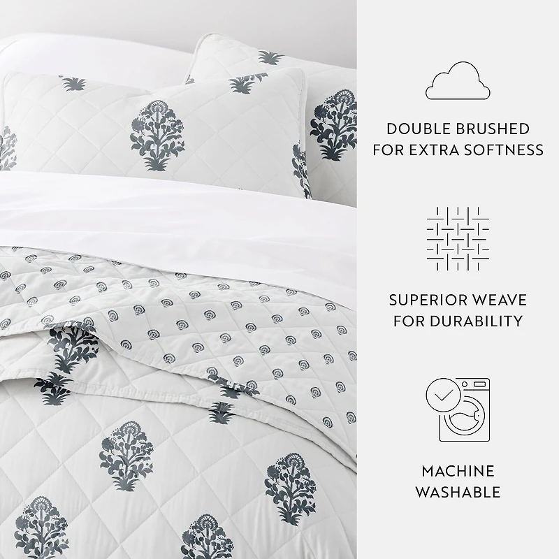 Casual Comfort Pattern Reversible Quilt Set