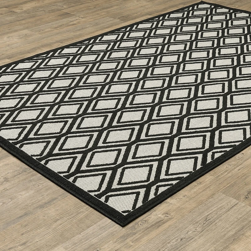Covington Home Trieste Double Diamond Indoor Outdoor Rectangular Area Rug