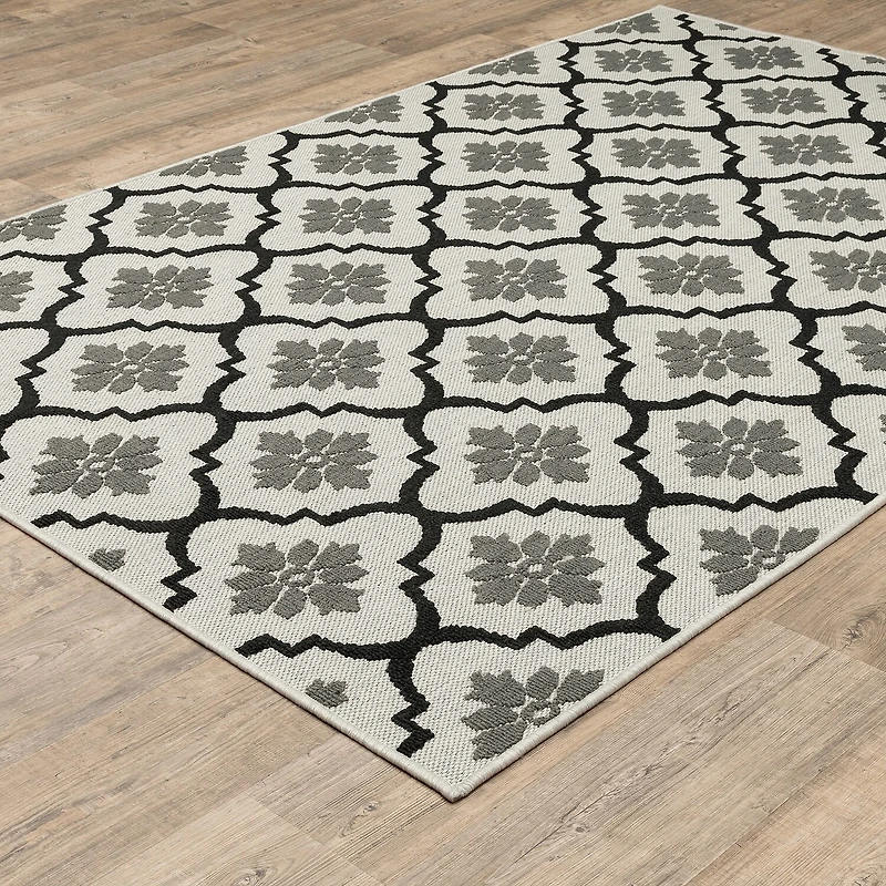 Covington Home Trieste Moroccan Lattice Geometric Indoor Outdoor Rectangular Area Rug