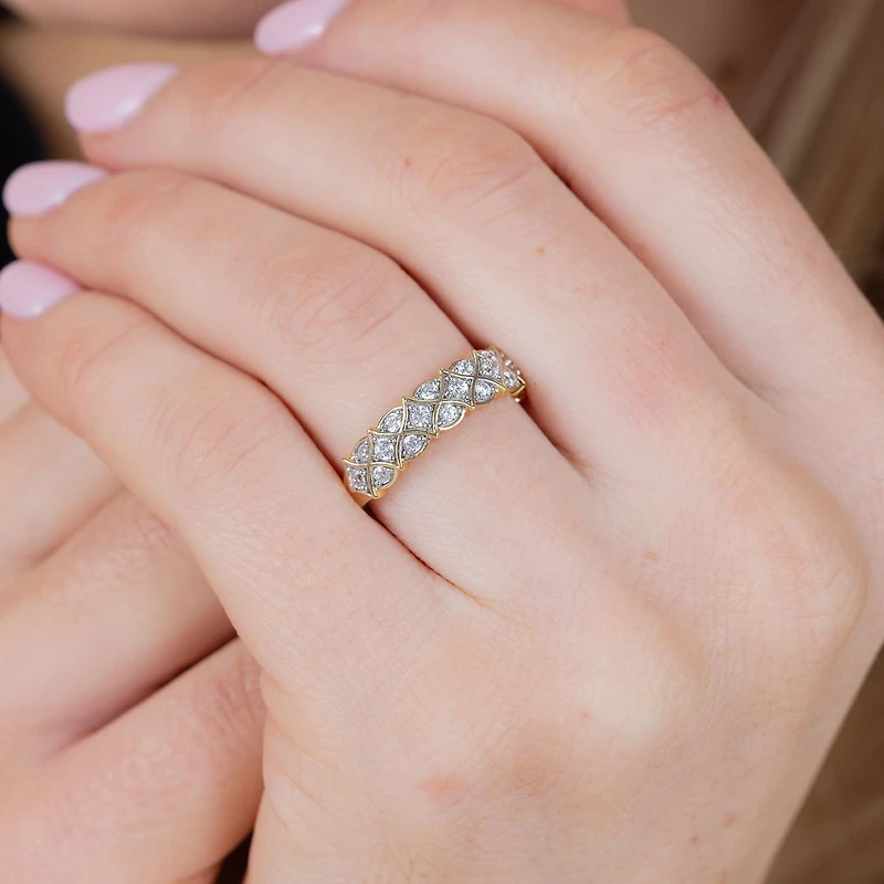 (H-I / I1) Womens 2MM 1/2 CT. T.W. Lab Grown White Diamond 10K Gold Band