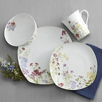 Mikasa Wild Flower 16-pc. Bone China Dinnerware Set