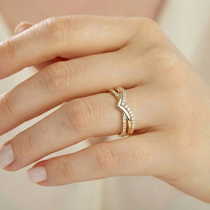 (F / Vs2) Womens 6MM 1/4 CT. T.W. Lab Grown White Diamond 10K Gold Wedding Band