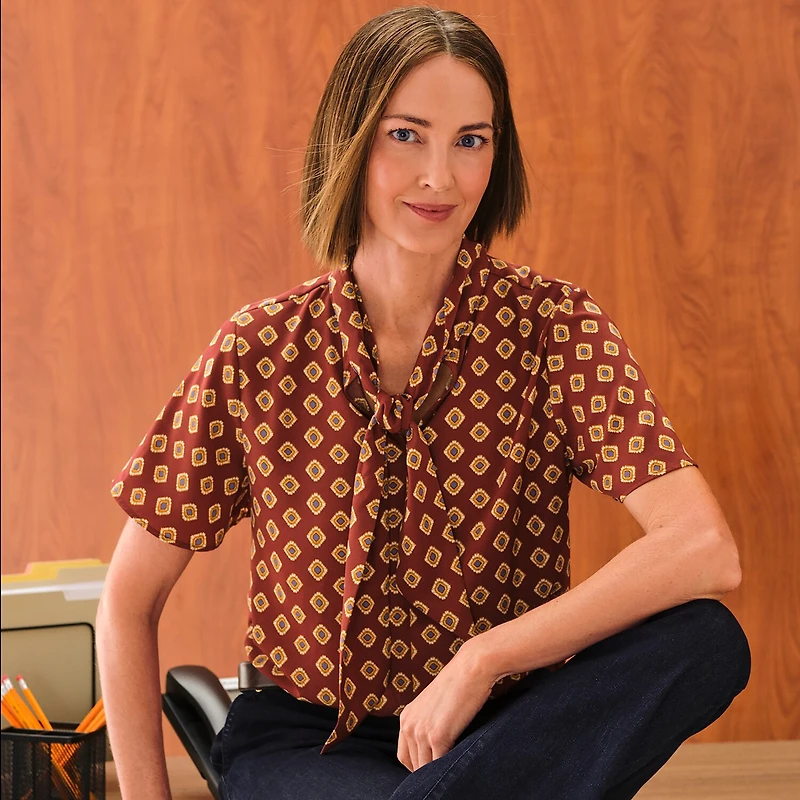 Liz Claiborne Womens Split Tie Neck Short Sleeve Blouse