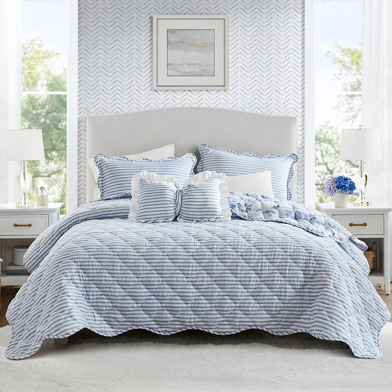 Madison Park Essentials Colette Floral Reversible With Decorative Pillow Quilt Set
