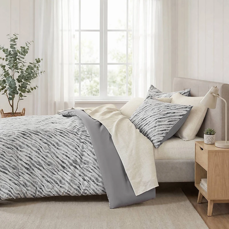 Madison Park Essentials Harlow Abstract Stripe Print With Sheet Set Comforter