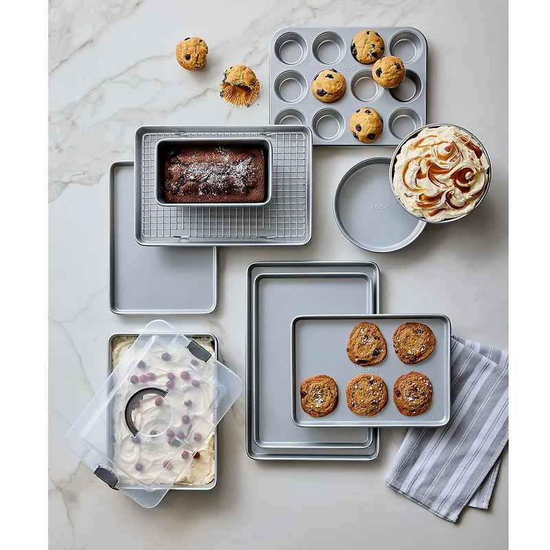 Cooks Cake Non-Stick Pan with Lid