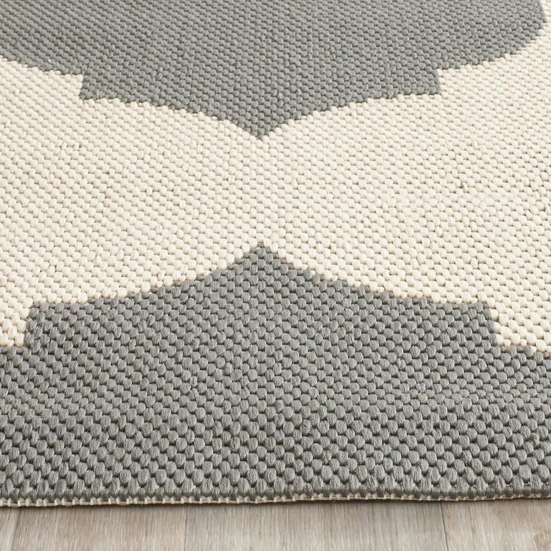 Safavieh Courtyard Collection Celina Geometric Indoor/Outdoor Square Area Rug