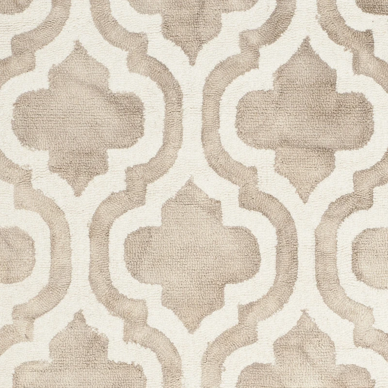 Safavieh Dip Dye Collection Elfrida Geometric Round Area Rug