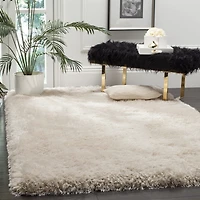 Safavieh Luxe Shag Collection Marjory Solid Area Rug