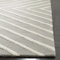 Safavieh Kids Collection Seachlann Geometric Runner Rug