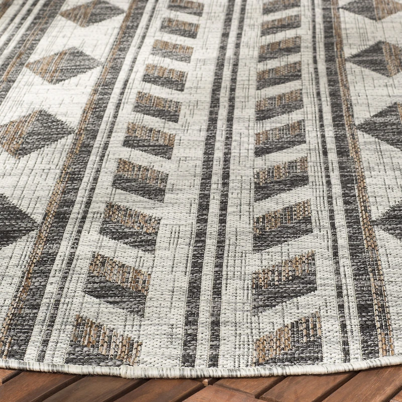 Safavieh Courtyard Collection Luana Geometric Indoor/Outdoor Round Area Rug