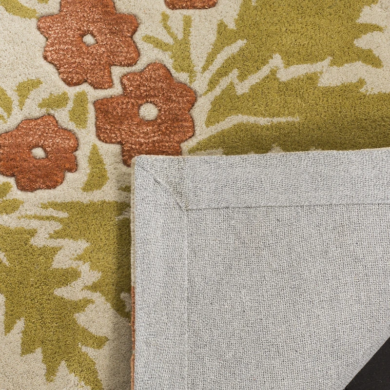 Safavieh Capri Collection Ilbert Floral Square Area Rug