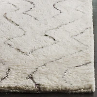 Safavieh Casablanca Collection Aydan Geometric Area Rug