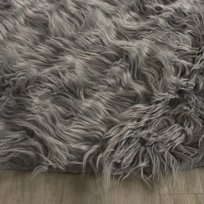 Safavieh Clarisse Solid Round Rugs