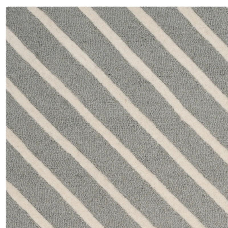 Safavieh Kids Collection Seachlann Geometric Area Rug