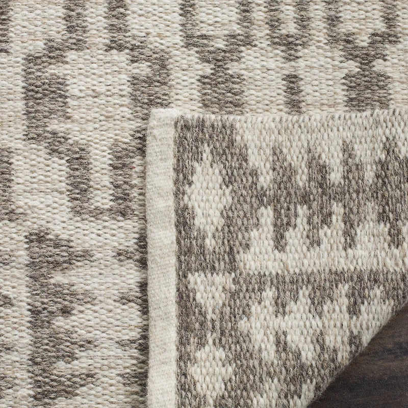 Safavieh Kilim Collection Blazhe Geometric Area Rug