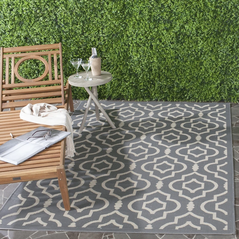 Safavieh Courtyard Collection Meryll Geometric Indoor/Outdoor Square Area Rug