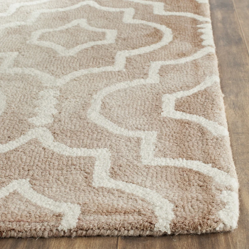 Safavieh Dip Dye Collection Devnet Geometric Area Rug