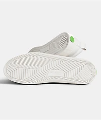 Cariuma OCA Low White Canvas Skate Shoes
