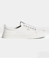 Cariuma OCA Low White Canvas Skate Shoes